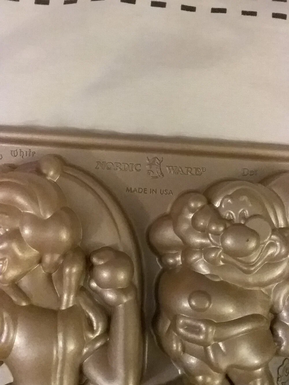 Nordic Ware Snow White Seven Dwarfs Cakelet Cupcake Cake Muffin Pan Excellent